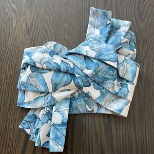 Cameo blue and white banana leaf design crop top, size XS.